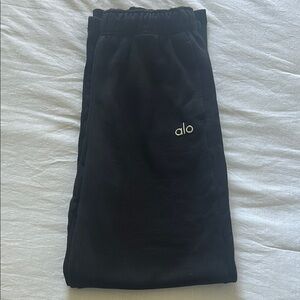 ALO Yoga Black Accolade Straight Leg Sweatpant